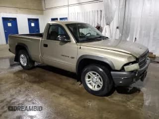 ✅ 2002 Dodge Dakota • VIN: 1B7FL16X82S590323 • Lot: 85287884. Wystawiony na Copart z przebiegiem 61 722 mil. Bezpłatny archiwum sprzedaży aukcyjnych z USA i szczegółowy raport historii pojazdu na DreamBid. Zdjęcie 4.