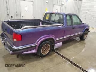 ✅ 1994 Chevrolet S-10 LS • VIN: 1GCCS19Z6R8149719 • Лот: 81000764. Опубликован ранее на Copart с пробегом 226 306 миль. Бесплатный доступ к архиву аукционных продаж из США и подробный отчёт об истории автомобиля на DreamBid. Изображение 3.