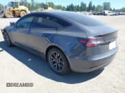 ✅ 2022 Tesla Model 3 Long Range • VIN: 5YJ3E1EB2NF182940 • Lot: 42433229. Wystawiony na IAAI z przebiegiem 31 130 mil. Bezpłatny archiwum sprzedaży aukcyjnych z USA i szczegółowy raport historii pojazdu na DreamBid. Zdjęcie 3.