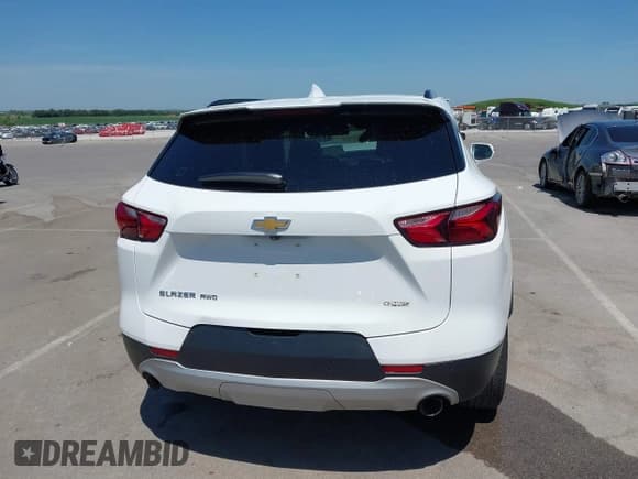 ✅ 2020 Chevrolet Blazer LT • VIN: 3GNKBHRS7LS566540 • Lot: 42724299. Listed on IAAI with 67,815 mi. Free auction sales archive from the USA and detailed vehicle history report at DreamBid. Image 16.