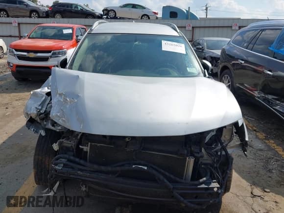 ✅ 2017 Nissan Rogue SV • VIN: KNMAT2MT5HP563897 • Lot: 43265026. Listed on IAAI with 174,780 mi. Free auction sales archive from the USA and detailed vehicle history report at DreamBid. Image 6.