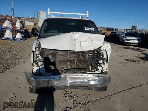 ✅ 2018 Chevrolet Express Passenger LT • VIN: 1GAZGPFGXJ1332144 • Lot: 87666475. Wystawiony na Copart z przebiegiem 141 953 mil. Bezpłatny archiwum sprzedaży aukcyjnych z USA i szczegółowy raport historii pojazdu na DreamBid. Zdjęcie 5.