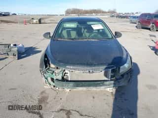 ✅ 2014 Chevrolet Cruze LS • VIN: 1G1PA5SH7E7211103 • Lot: 41715293. Wystawiony na IAAI z przebiegiem 118 915 mil mil. Skorzystaj z bezpłatnego archiwum sprzedaży aukcyjnych z USA i zobacz szczegółowy raport historii pojazdu na DreamBid. Zdjęcie 6.