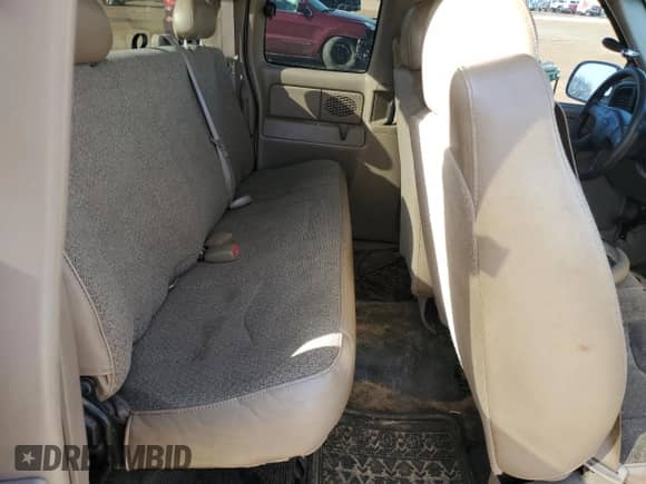 2006 Chevrolet Silverado 1500 LT2 z VIN 1GCEC19Z86Z203579, wystawiony jako Copart lot #47776865 z przebiegiem Nie podano mil oraz Szkoda całkowita • Salvage title. Historia ofert i sprzedaży dostępna na DreamBid. Obrazek 10.