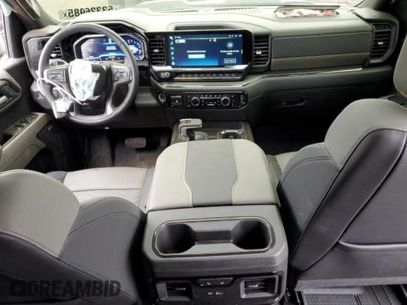 ✅ 2025 Chevrolet Silverado 1500 • VIN: 3GCUKHE81SG131512 • Лот: 53326985. Опубликован ранее на Copart с пробегом 2 852 миль. Бесплатный доступ к архиву аукционных продаж из США и подробный отчёт об истории автомобиля на DreamBid. Изображение 8.