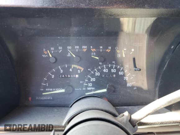 ✅ 1993 GMC Yukon • VIN: 1GKEK18K3PJ741909 • Lot: 46118535. Listed on Copart with 241,936 mi. Free auction sales archive from the USA and detailed vehicle history report at DreamBid. Image 9.