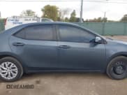 ✅ 2018 Toyota Corolla SE • VIN: 5YFBURHE7JP802070 • Lot: 43808126. Wystawiony na IAAI z przebiegiem 211 452 mil. Bezpłatny archiwum sprzedaży aukcyjnych z USA i szczegółowy raport historii pojazdu na DreamBid. Zdjęcie 13.
