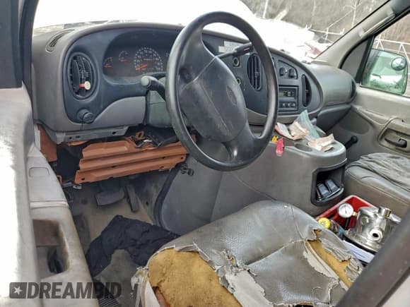 ✅ 2002 Ford Econoline Cargo Commercial • VIN: 1FTSE34L22HB15736 • Lot: 96740295. Listed on Copart with 390,229 mi. Free auction sales archive from the USA and detailed vehicle history report at DreamBid. Image 8.