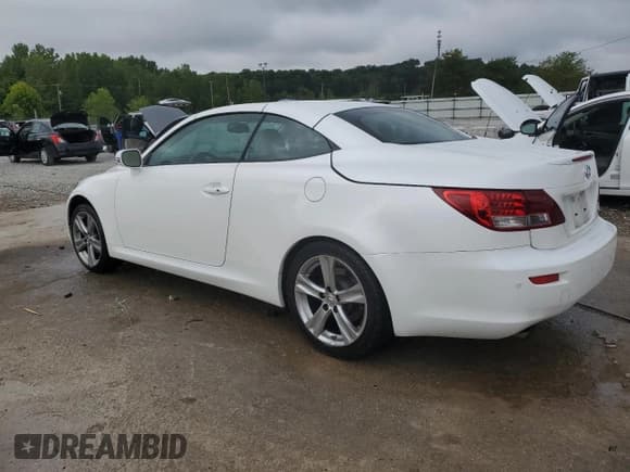 ✅ 2011 Lexus IS 250 C • VIN: JTHFF2C21B2517962 • Lot: 68846355. Wystawiony na Copart z przebiegiem 186 471 mil. Bezpłatny archiwum sprzedaży aukcyjnych z USA i szczegółowy raport historii pojazdu na DreamBid. Zdjęcie 2.