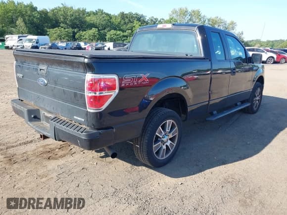✅ 2014 Ford F-150 XL • VIN: 1FTFX1EFXEFC81172 • Lot: 42947957. Wystawiony na IAAI z przebiegiem 293 149 mil. Bezpłatny archiwum sprzedaży aukcyjnych z USA i szczegółowy raport historii pojazdu na DreamBid. Zdjęcie 4.