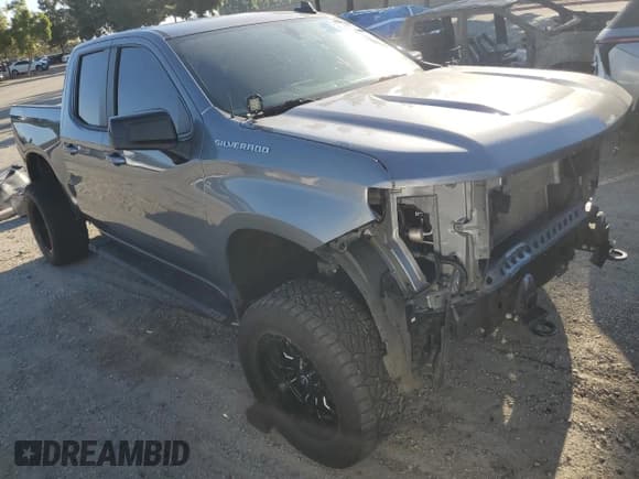 ✅ 2019 Chevrolet Silverado 1500 RST • VIN: 1GCRYEED8KZ233180 • Лот: 82754775. Опубликован ранее на Copart с пробегом 66 513 миль. Бесплатный доступ к архиву аукционных продаж из США и подробный отчёт об истории автомобиля на DreamBid. Изображение 4.