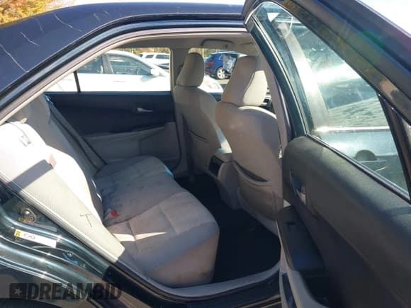 ✅ 2013 Toyota Camry SE • VIN: 4T1BF1FK8DU238453 • Lot: 43449066. Wystawiony na IAAI z przebiegiem 114 303 mil. Bezpłatny archiwum sprzedaży aukcyjnych z USA i szczegółowy raport historii pojazdu na DreamBid. Zdjęcie 8.