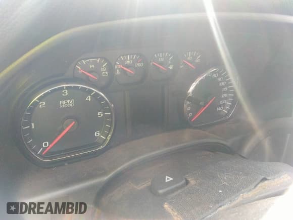 ✅ 2018 Chevrolet Silverado 3500HD • VIN: 1GB2KYEG6JZ217027 • Lot: 38040731. Wystawiony na IAAI z przebiegiem Nie podano. Bezpłatny archiwum sprzedaży aukcyjnych z USA i szczegółowy raport historii pojazdu na DreamBid. Zdjęcie 16.