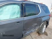 ✅ 2019 Chevrolet Traverse LT Cloth • VIN: 1GNERGKW3KJ116335 • Lot: 43729866. Wystawiony na IAAI z przebiegiem 118 186 mil. Bezpłatny archiwum sprzedaży aukcyjnych z USA i szczegółowy raport historii pojazdu na DreamBid. Zdjęcie 18.