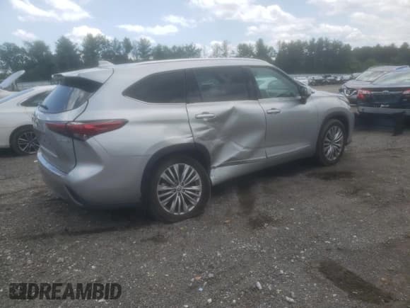 ✅ 2023 Toyota Highlander Hybrid Platinum • VIN: 5TDEBRCH3PS112210 • Lot: 61787825. Listed on Copart with 41,518 mi. Free auction sales archive from the USA and detailed vehicle history report at DreamBid. Image 3.