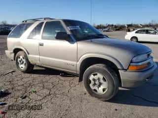 2004 Chevrolet Blazer LS with VIN 1GNCT18X24K121674, listed as a Copart auction lot 88044455 with 241,000 mi miles and Salvage title. Bid and sale history available at DreamBid. Image 4.
