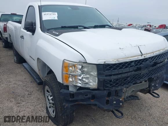✅ 2011 Chevrolet Silverado 2500HD Work Truck • VIN: 1GC0CVCG3BF224621 • Lot: 41572733. Wystawiony na IAAI z przebiegiem 144 868 mil. Bezpłatny archiwum sprzedaży aukcyjnych z USA i szczegółowy raport historii pojazdu na DreamBid. Zdjęcie 1.