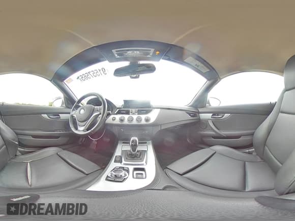 ✅ 2016 BMW Z4 sDrive28i • VIN: WBALL5C5XG5A20343 • Lot: 91557565. Wystawiony na Copart z przebiegiem 87 520 mil. Bezpłatny archiwum sprzedaży aukcyjnych z USA i szczegółowy raport historii pojazdu na DreamBid. Zdjęcie 14.