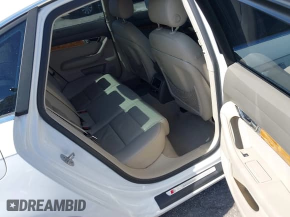 ✅ 2011 Audi A6 Premium Plus • VIN: WAUFGAFB9BN055117 • Lot: 43769842. Listed on IAAI with 155,548 mi. Free auction sales archive from the USA and detailed vehicle history report at DreamBid. Image 8.