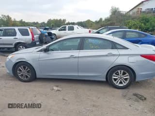 ✅ 2013 Hyundai Sonata GLS • VIN: 5NPEB4AC6DH675568 • Лот: 43339941. Опубликован ранее на IAAI с пробегом 200 447 миль. Бесплатный доступ к архиву аукционных продаж из США и подробный отчёт об истории автомобиля на DreamBid. Изображение 6.