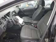 ✅ 2018 Volkswagen Golf S • VIN: 3VW117AU3JM751648 • Lot: 87949145. Wystawiony na Copart z przebiegiem 50 213 mil. Bezpłatny archiwum sprzedaży aukcyjnych z USA i szczegółowy raport historii pojazdu na DreamBid. Zdjęcie 7.