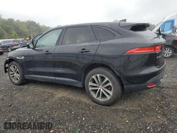 ✅ 2017 Jaguar F-Pace 35t Premium • VIN: SADCJ2BV9HA056611 • Lot: 71692625. Wystawiony na Copart z przebiegiem 101 855 mil. Bezpłatny archiwum sprzedaży aukcyjnych z USA i szczegółowy raport historii pojazdu na DreamBid. Zdjęcie 2.