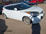 ✅ 2013 Hyundai Veloster w/Black Int • VIN: KMHTC6AD3DU164328 • Lot: 41706019. Wystawiony na IAAI z przebiegiem 106 976 mil. Bezpłatny archiwum sprzedaży aukcyjnych z USA i szczegółowy raport historii pojazdu na DreamBid. Zdjęcie 1.