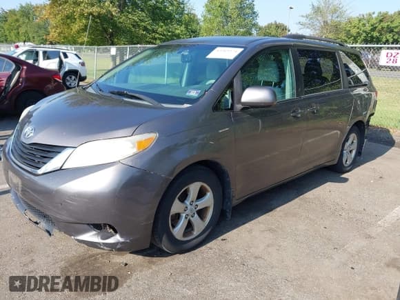 ✅ 2012 Toyota Sienna LE AAS • VIN: 5TDKK3DC9CS187233 • Lot: 43269274. Listed on IAAI with 183,304 mi. Free auction sales archive from the USA and detailed vehicle history report at DreamBid. Image 2.
