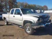 ✅ 2005 Chevrolet Silverado 2500HD LS • VIN: 1GCHK29U65E151661 • Lot: 43589957. Wystawiony na IAAI z przebiegiem 121 533 mil. Bezpłatny archiwum sprzedaży aukcyjnych z USA i szczegółowy raport historii pojazdu na DreamBid. Zdjęcie 1.