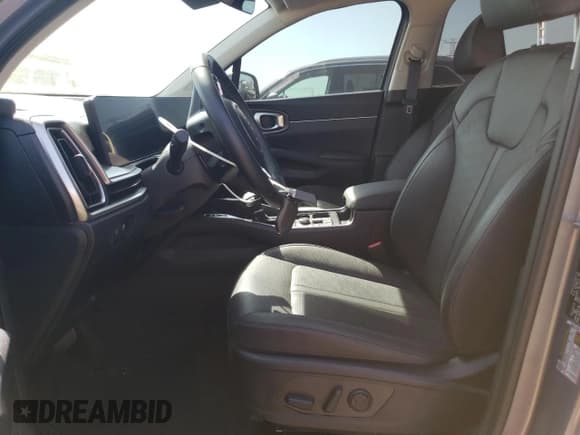 ✅ 2025 Kia Sorento EX • VIN: 5XYRH4JF5SG322446 • Lot: 80248455. Wystawiony na Copart z przebiegiem 12 005 mil. Bezpłatny archiwum sprzedaży aukcyjnych z USA i szczegółowy raport historii pojazdu na DreamBid. Zdjęcie 7.