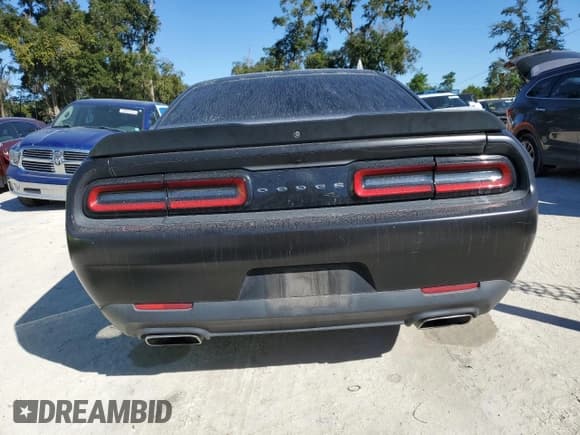 ✅ 2018 Dodge Challenger R/T • VIN: 2C3CDZBTXJH138417 • Lot: 90911185. Wystawiony na Copart z przebiegiem 106 591 mil. Bezpłatny archiwum sprzedaży aukcyjnych z USA i szczegółowy raport historii pojazdu na DreamBid. Zdjęcie 6.