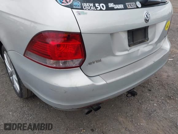 ✅ 2011 Volkswagen Jetta TDI • VIN: 3VWPL7AJ3BM623471 • Lot: 43285863. Wystawiony na IAAI z przebiegiem 221 638 mil. Bezpłatny archiwum sprzedaży aukcyjnych z USA i szczegółowy raport historii pojazdu na DreamBid. Zdjęcie 12.