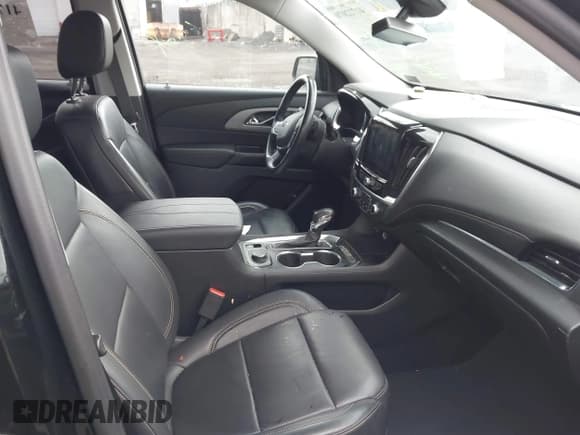 ✅ 2021 Chevrolet Traverse RS • VIN: 1GNEVJKW1MJ266519 • Lot: 41722070. Wystawiony na IAAI z przebiegiem 76 607 mil. Bezpłatny archiwum sprzedaży aukcyjnych z USA i szczegółowy raport historii pojazdu na DreamBid. Zdjęcie 5.