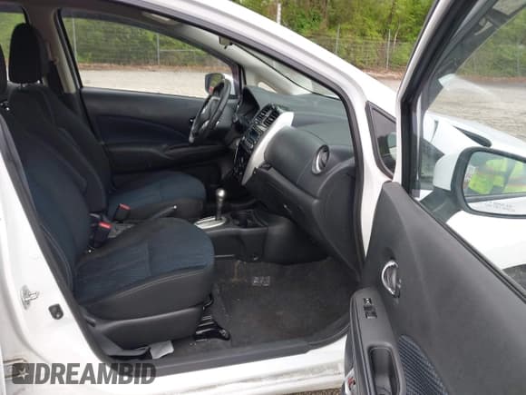 ✅ 2015 Nissan Note SL • VIN: 3N1CE2CPXFL410290 • Lot: 42122905. Listed on IAAI with 120,895 mi. Free auction sales archive from the USA and detailed vehicle history report at DreamBid. Image 5.