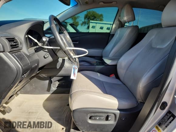 ✅ 2013 Lexus RX 350 • VIN: 2T2BK1BA4DC199267 • Lot: 85206395. Wystawiony na Copart z przebiegiem 173 312 mil. Bezpłatny archiwum sprzedaży aukcyjnych z USA i szczegółowy raport historii pojazdu na DreamBid. Zdjęcie 7.