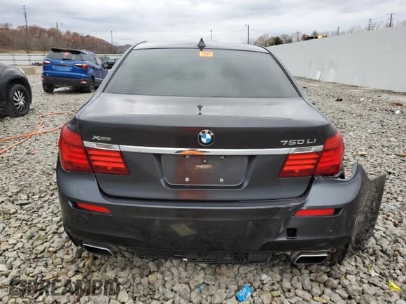 ✅ 2015 BMW 7 Series 750Li xDrive • VIN: WBAYF8C51FD654219 • Lot: 91939575. Wystawiony na Copart z przebiegiem 82 468 mil. Bezpłatny archiwum sprzedaży aukcyjnych z USA i szczegółowy raport historii pojazdu na DreamBid. Zdjęcie 6.