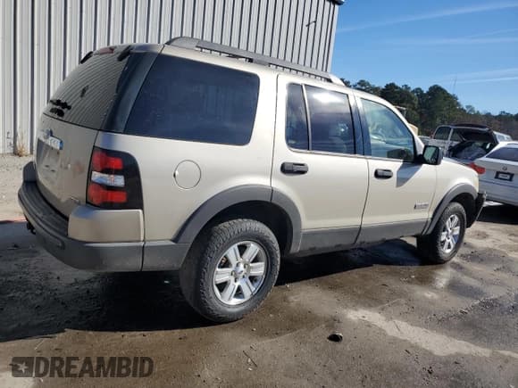 ✅ 2006 Ford Explorer XLT • VIN: 1FMEU63E86UA26167 • Lot: 90921665. Listed on Copart with 127,574 mi. Free auction sales archive from the USA and detailed vehicle history report at DreamBid. Image 3.