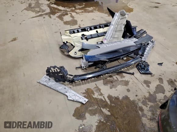 ✅ 2015 BMW 3 Series 328i Gran Turismo xDrive • VIN: WBA8Z5C50FGS36643 • Lot: 93241515. Wystawiony na Copart z przebiegiem 66 435 mil. Bezpłatny archiwum sprzedaży aukcyjnych z USA i szczegółowy raport historii pojazdu na DreamBid. Zdjęcie 12.