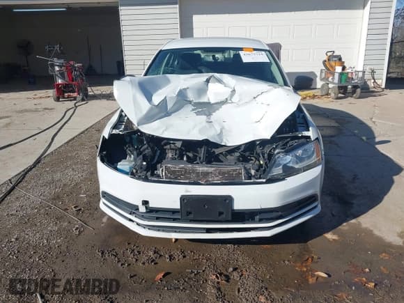 ✅ 2015 Volkswagen Jetta S • VIN: 3VW2K7AJ8FM261138 • Lot: 43675714. Listed on IAAI with 166,592 mi. Free auction sales archive from the USA and detailed vehicle history report at DreamBid. Image 13.