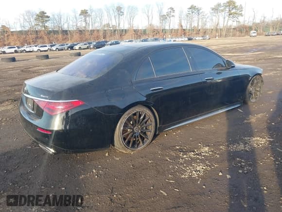 ✅ 2023 Mercedes-Benz S 500 • VIN: W1K6G6DBXPA188654 • Lot: 41378553. Listed on IAAI with 31,580 mi. Free auction sales archive from the USA and detailed vehicle history report at DreamBid. Image 4.