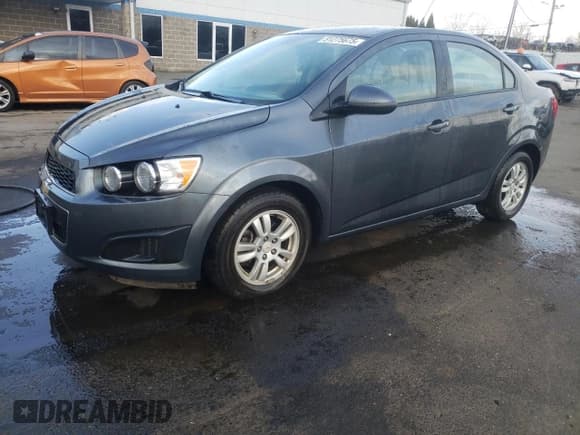 ✅ 2012 Chevrolet Sonic LS • VIN: 1G1JB5SH3C4176254 • Lot: 51275675. Wystawiony na Copart z przebiegiem 58 009 mil. Bezpłatny archiwum sprzedaży aukcyjnych z USA i szczegółowy raport historii pojazdu na DreamBid. Zdjęcie 1.