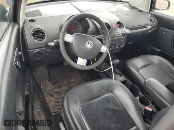 ✅ 2007 Volkswagen Beetle • VIN: 3VWRW31C07M511650 • Lot: 55485145. Listed on Copart with 110,156 mi. Free auction sales archive from the USA and detailed vehicle history report at DreamBid. Image 8.