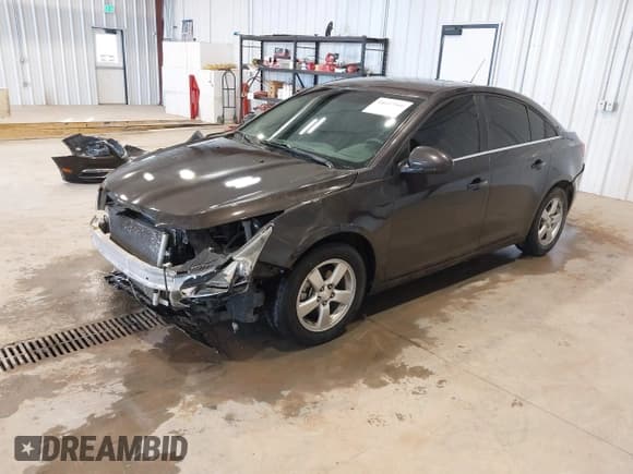 ✅ 2016 Chevrolet Cruze LT • VIN: 1G1PE5SB0G7170381 • Лот: 41647566. Опубликован ранее на IAAI с пробегом 109 068 миль. Бесплатный доступ к архиву аукционных продаж из США и подробный отчёт об истории автомобиля на DreamBid. Изображение 2.