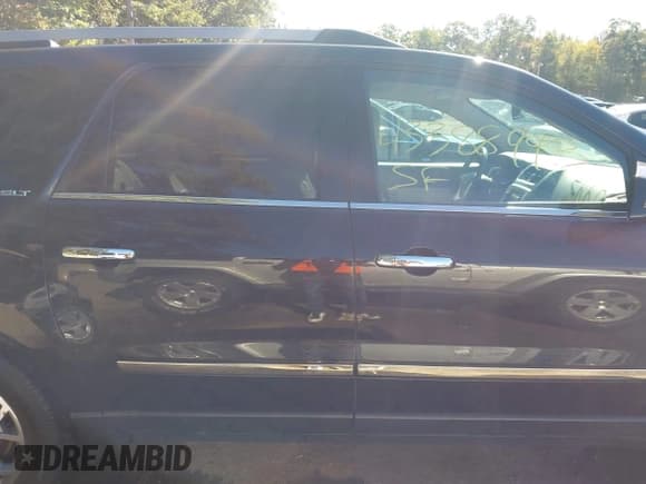 ✅ 2014 GMC Acadia SLT • VIN: 1GKKRSKDXEJ301472 • Lot: 43388993. Listed on IAAI with 108,541 mi. Free auction sales archive from the USA and detailed vehicle history report at DreamBid. Image 13.