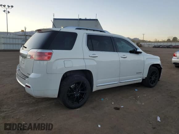 ✅ 2015 GMC Terrain Denali • VIN: 2GKFLZEKXF6351728 • Lot: 81079464. Wystawiony na Copart z przebiegiem 105 397 mil. Bezpłatny archiwum sprzedaży aukcyjnych z USA i szczegółowy raport historii pojazdu na DreamBid. Zdjęcie 3.