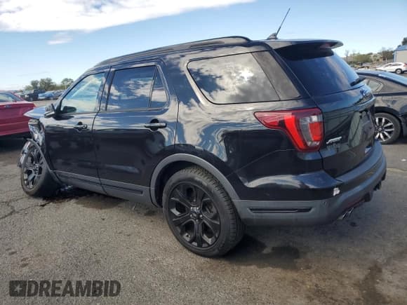 ✅ 2019 Ford Explorer Sport • VIN: 1FM5K8GT2KGB33587 • Lot: 85859735. Wystawiony na Copart z przebiegiem 74 287 mil. Bezpłatny archiwum sprzedaży aukcyjnych z USA i szczegółowy raport historii pojazdu na DreamBid. Zdjęcie 2.