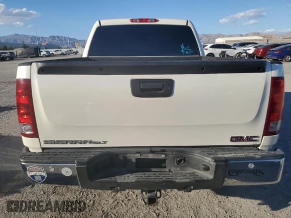 ✅ 2009 GMC Sierra 1500 SLT • VIN: 3GTEC33079G262617 • Лот: 85559455. Опубликован ранее на Copart с пробегом 233 357 миль. Бесплатный доступ к архиву аукционных продаж из США и подробный отчёт об истории автомобиля на DreamBid. Изображение 6.