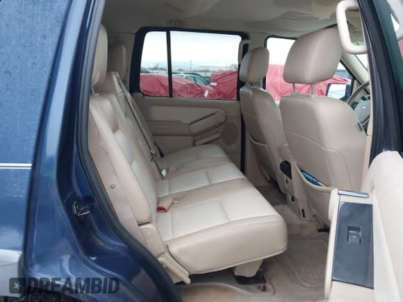 ✅ 2006 Ford Explorer XLT • VIN: 1FMEU63E86UA76342 • Lot: 43825333. Wystawiony na IAAI z przebiegiem 117 408 mil. Bezpłatny archiwum sprzedaży aukcyjnych z USA i szczegółowy raport historii pojazdu na DreamBid. Zdjęcie 8.