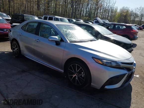 2023 Toyota Camry SE с VIN 4T1G11BKXPU098596, выставлен на аукционе IAAI как лот 42050571 с пробегом 22 817 миль миль и . История ставок и продаж доступна на DreamBid. Изображение 1.