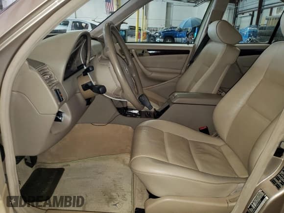 ✅ 2000 Mercedes-Benz C 230/260/280/320 • VIN: WDBHA29G9YA806709 • Lot: 64520855. Wystawiony na Copart z przebiegiem 78 480 mil. Bezpłatny archiwum sprzedaży aukcyjnych z USA i szczegółowy raport historii pojazdu na DreamBid. Zdjęcie 7.